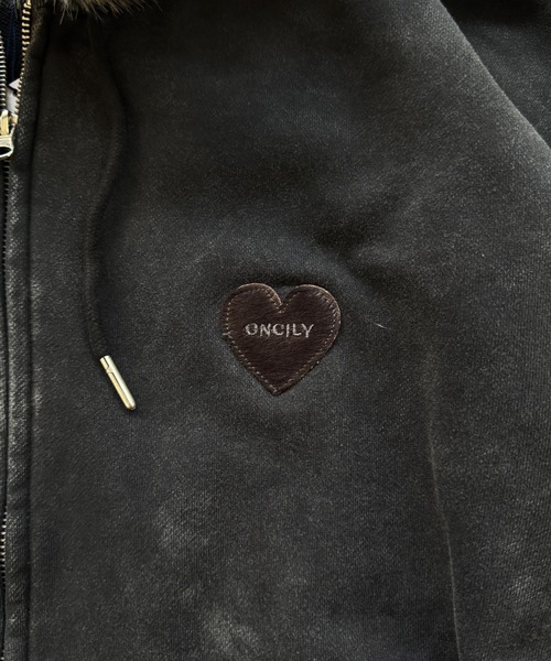 ONCILY（オンシェリー）の「HEART PATCH FAUX-FUR ZIP HOODIE / ハートパッチフェイクファージップフーディ（パーカー・メンズ・ブラック/ブラウン・SMALL/MEDIUM/LARGE）」の13枚目の写真