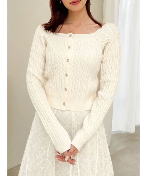 dazzlin（ダズリン）の「ミニケーブルスクエアニットトップス（ニット/セーター・レディース・アイボリー/ブルー/ピンク/ブラック・FREE）」の11枚目の写真