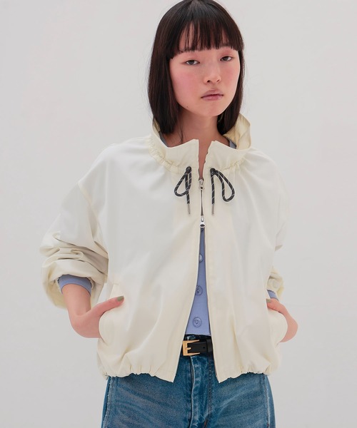 DRESSLAVE(ドレスレイブ)の「memory double satin blouson(メモリーダブルサテンブルゾン)(ブルゾン・レディース・ホワイト/ベージュ・38)」の2枚目の写真