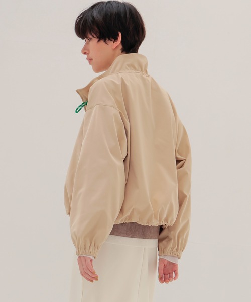 DRESSLAVE(ドレスレイブ)の「memory double satin blouson(メモリーダブルサテンブルゾン)(ブルゾン・レディース・ホワイト/ベージュ・38)」の3枚目の写真