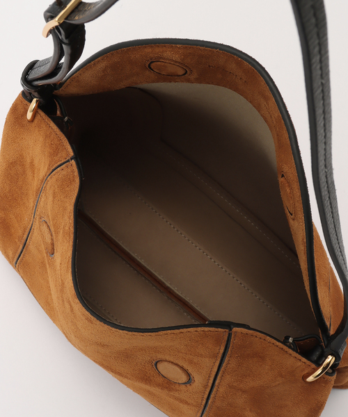 journal standard L'essage(ジャーナルスタンダードレサージュ)の「【WANDLER/ワンドラー】 Penelope Slouch Bag Suede:ショルダーバッグ(ショルダーバッグ・レディース・ブラウン・FREE)」の5枚目の写真