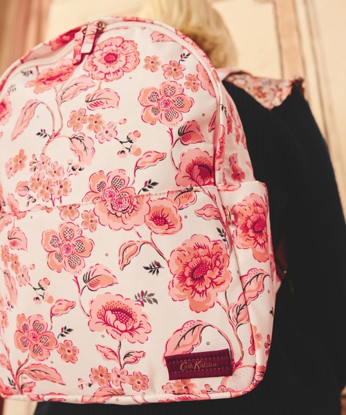 Cath Kidston(キャスキッドソン)の「コンパクト バックパック Decorated Floral(バックパック/リュック・レディース・その他・FREE)」の3枚目の写真