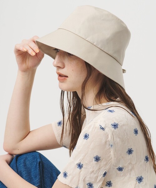 UNITED ARROWS（ユナイテッドアローズ）の「バックリボン バケットハット UV（ハット・レディース・ベージュ/ブラック・FREE）」の5枚目の写真