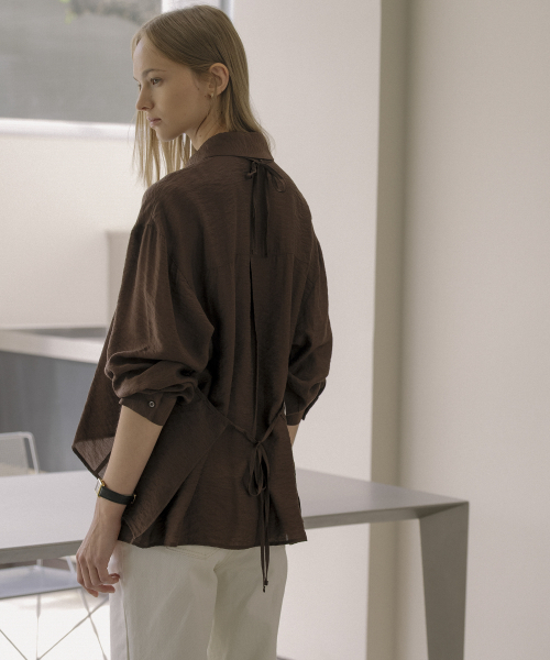 KNOWNBETTER（ノウンベター）の「Natural two-way halter blouse set [KNFW02BL02]_Brown（シャツ/ブラウス・レディース・ブラウン・FREE）」の3枚目の写真