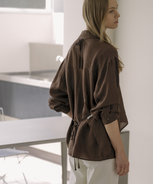 KNOWNBETTER（ノウンベター）の「Natural two-way halter blouse set [KNFW02BL02]_Brown（シャツ/ブラウス・レディース・ブラウン・FREE）」の5枚目の写真