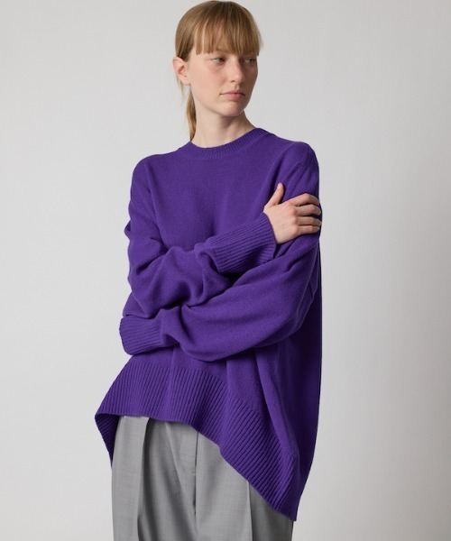 CINOH（チノ）の「WOOL 7G CREW NECK KNIT（ニット/セーター・レディース・パープル・38）」の5枚目の写真