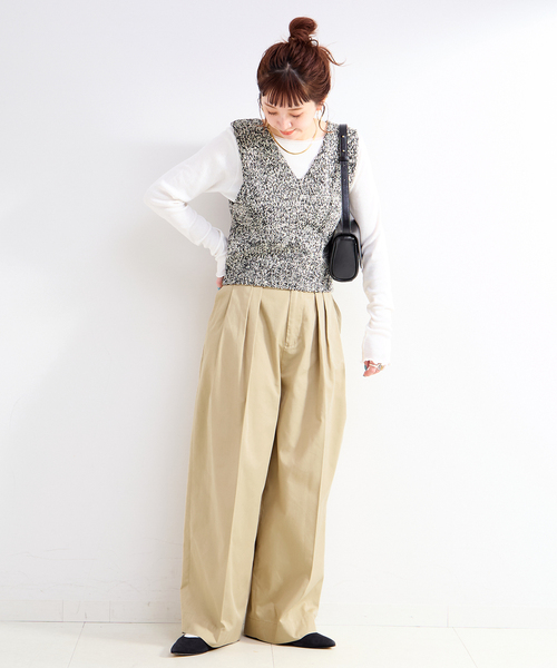 B.C STOCK(ベーセーストック)の「ウォッシャブル / T/Cワイドチノパンツ(チノパンツ・レディース・ベージュ/ブラック/カーキ・SMALL/MEDIUM)」の15枚目の写真