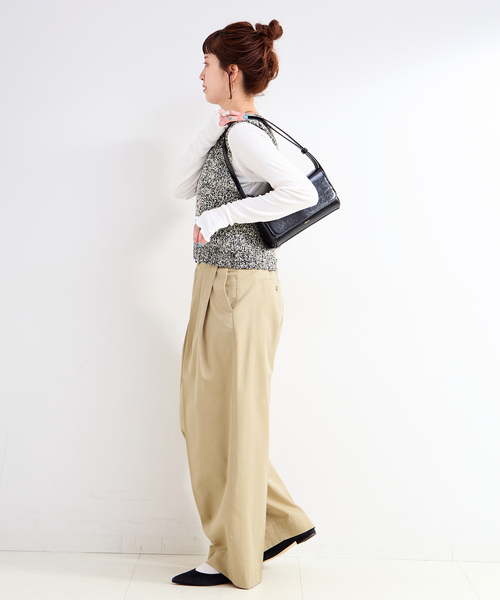 B.C STOCK(ベーセーストック)の「ウォッシャブル / T/Cワイドチノパンツ(チノパンツ・レディース・ベージュ/ブラック/カーキ・SMALL/MEDIUM)」の16枚目の写真