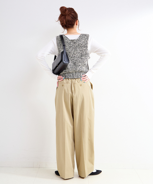 B.C STOCK(ベーセーストック)の「ウォッシャブル / T/Cワイドチノパンツ(チノパンツ・レディース・ベージュ/ブラック/カーキ・SMALL/MEDIUM)」の17枚目の写真