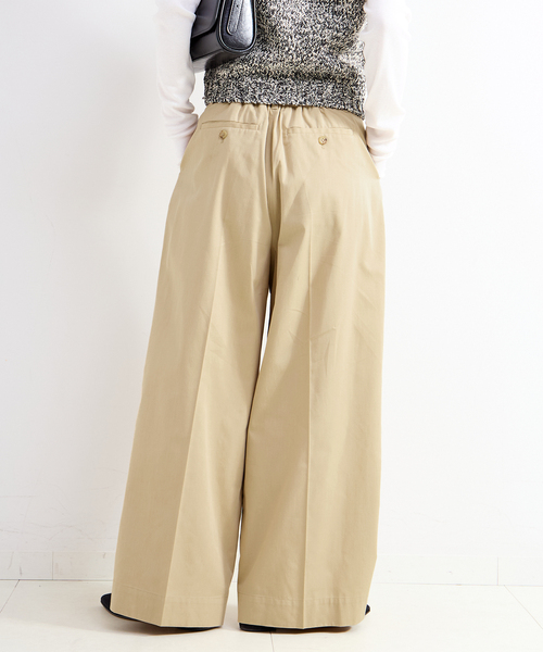 B.C STOCK(ベーセーストック)の「ウォッシャブル / T/Cワイドチノパンツ(チノパンツ・レディース・ベージュ/ブラック/カーキ・SMALL/MEDIUM)」の21枚目の写真