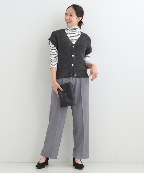 SHOO・LA・RUE（シューラルー）の「【S-LL/洗濯機可】気軽にレイヤード 前開きざっくりニットベスト（ベスト・レディース・ダークブラウン/アイボリー/チャコールグレー・04/03/02/01）」の6枚目の写真