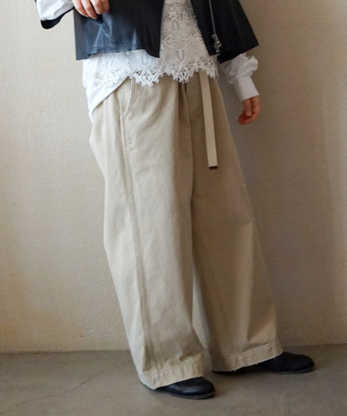 JOURNAL STANDARD LUXE（ジャーナルスタンダード　ラックス）の「《追加》ツイルスタンダードチノ（チノパンツ・レディース・ホワイト/ベージュ・SMALL/MEDIUM/LARGE）」の2枚目の写真