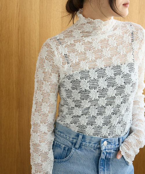 IENA LA BOUCLE(イエナラブークル)の「IENA LA BOUCLE メッシュフラワーカットソー(Tシャツ/カットソー・レディース・ホワイト・FREE)」の11枚目の写真