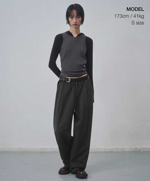 MUSINSA STANDARD WOMAN（ムシンサスタンダードウーマン）の「ウィメンズダブルニットバルーンスウェットパンツ[ダークグレー]（スウェットパンツ・レディース・その他・SMALL/MEDIUM/LARGE/X-SMALL）」の2枚目の写真