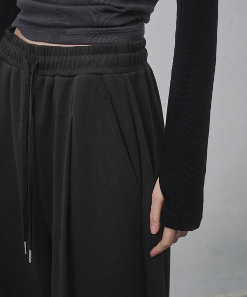 MUSINSA STANDARD WOMAN（ムシンサスタンダードウーマン）の「ウィメンズダブルニットバルーンスウェットパンツ[ダークグレー]（スウェットパンツ・レディース・その他・SMALL/MEDIUM/LARGE/X-SMALL）」の7枚目の写真