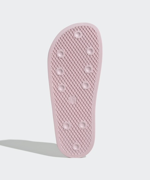 adidas(アディダス)の「アディレッタ サンダル / Adilette Slides / アディダスオリジナルス adidas Originals(サンダル・レディース・ピンク・28.5cm/27.5cm/26.5cm/25.5cm/22.5cm/24.5cm/23.5cm)」の9枚目の写真