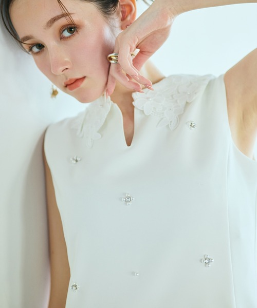 Audie a Muses(オーディアミューズ)の「2WAYノースリーブブラウス(シャツ/ブラウス・レディース・ブラック/オフホワイト・38/42)」の1枚目の写真