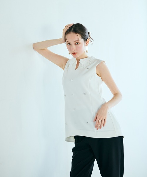 Audie a Muses(オーディアミューズ)の「2WAYノースリーブブラウス(シャツ/ブラウス・レディース・ブラック/オフホワイト・38/42)」の4枚目の写真