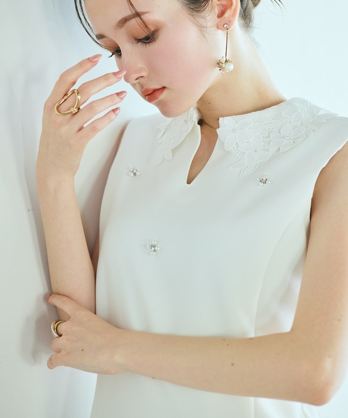 Audie a Muses(オーディアミューズ)の「2WAYノースリーブブラウス(シャツ/ブラウス・レディース・ブラック/オフホワイト・38/42)」の9枚目の写真