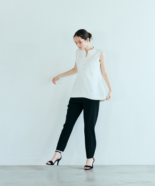 Audie a Muses(オーディアミューズ)の「2WAYノースリーブブラウス(シャツ/ブラウス・レディース・ブラック/オフホワイト・38/42)」の11枚目の写真