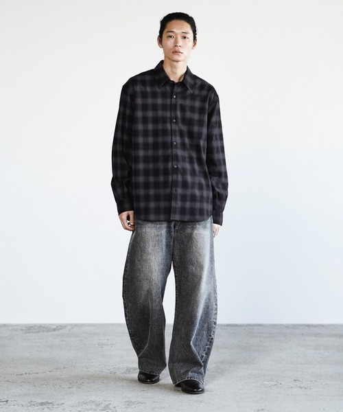 WYM LIDNM（ウィム バイ リドム）の「LOFTY DRAPE OMBRE CHECK SHIRT（シャツ/ブラウス・メンズ・アッシュブラウン/チャコール・S/M/L）」の4枚目の写真