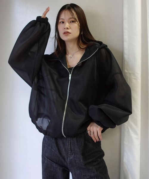 CORNERS（コーナーズ）の「シアーダンボールパーカー（パーカー・レディース・グレイッシュベージュ/ブラック/ホワイト・FREE）」の8枚目の写真