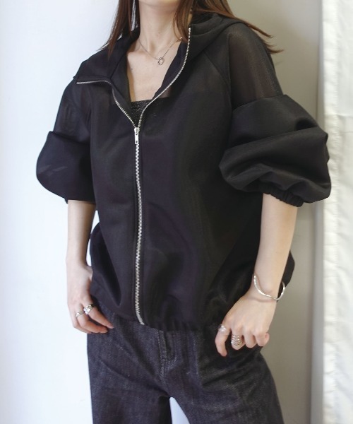 CORNERS（コーナーズ）の「シアーダンボールパーカー（パーカー・レディース・グレイッシュベージュ/ブラック/ホワイト・FREE）」の10枚目の写真