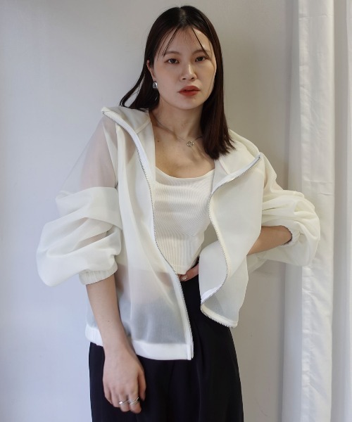 CORNERS（コーナーズ）の「シアーダンボールパーカー（パーカー・レディース・グレイッシュベージュ/ブラック/ホワイト・FREE）」の13枚目の写真