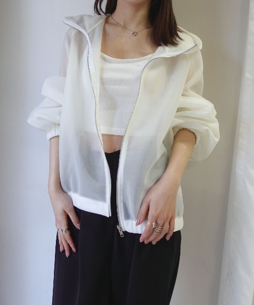 CORNERS（コーナーズ）の「シアーダンボールパーカー（パーカー・レディース・グレイッシュベージュ/ブラック/ホワイト・FREE）」の16枚目の写真