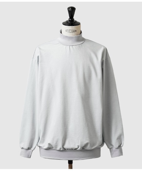 WAIPER.inc(ワイパーインク)の「WIVID SUVIN GIZA Hi-Neck Urake Sweater(スウェット・メンズ・ブラック/ライトグレー・2/1/3)」の2枚目の写真
