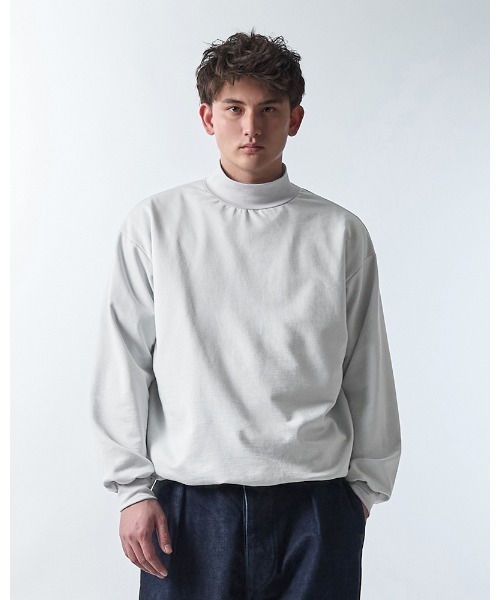 WAIPER.inc(ワイパーインク)の「WIVID SUVIN GIZA Hi-Neck Urake Sweater(スウェット・メンズ・ブラック/ライトグレー・2/1/3)」の9枚目の写真