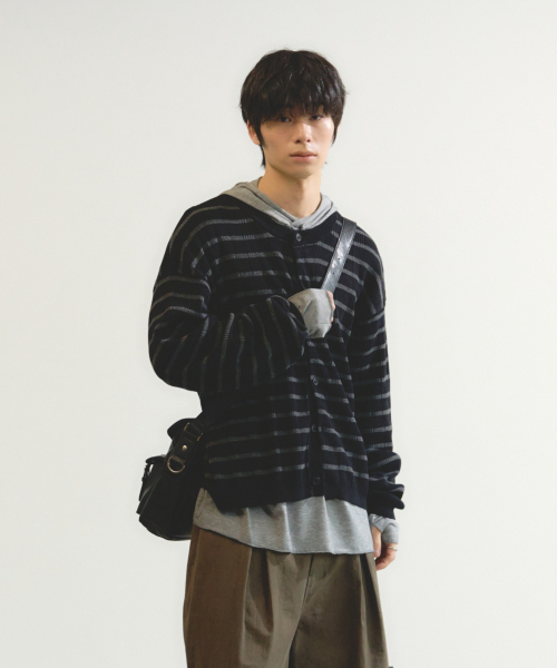 eastserviceshop(イーストサービスショップ)の「ESS ストライプクロップカーディガン - ブラック(カーディガン/ボレロ・レディース・ブラック・SMALL/MEDIUM/LARGE)」の2枚目の写真