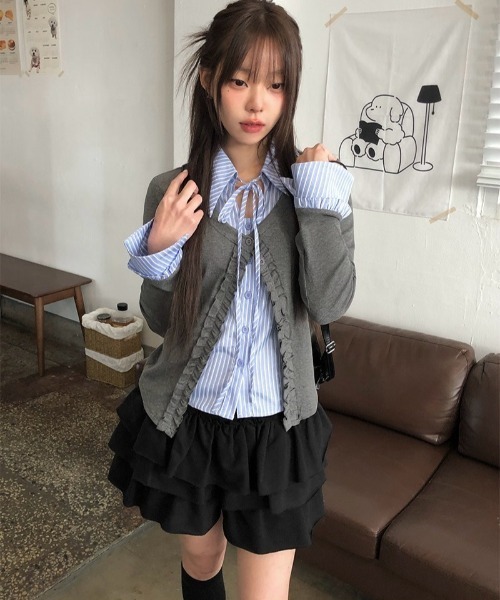anyonemore(エニワンモア)の「ストライプシャツドッキングラッフルカーディガン(カーディガン/ボレロ・レディース・グレー・FREE)」の1枚目の写真