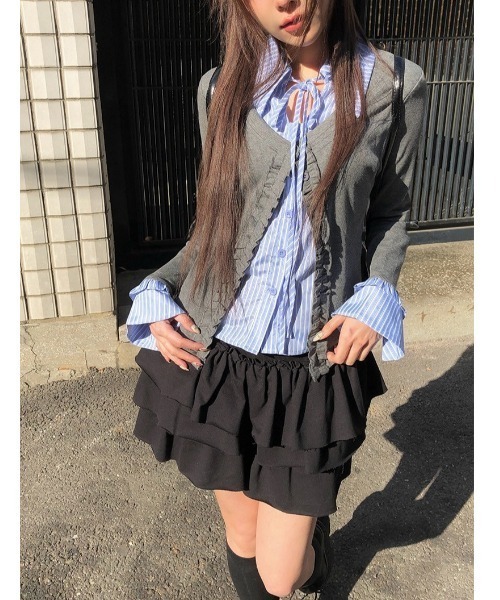 anyonemore(エニワンモア)の「ストライプシャツドッキングラッフルカーディガン(カーディガン/ボレロ・レディース・グレー・FREE)」の5枚目の写真
