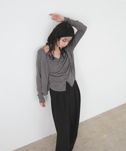 LIAN（リアン）の「レイヤードVネックギャザーカーデ（カーディガン/ボレロ・レディース・アイボリー/グレー/ブラック・FREE）」の8枚目の写真