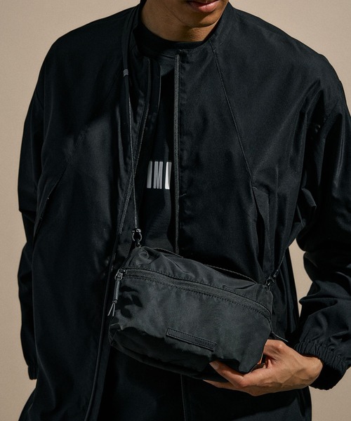 NUMERALS（ヌメラルズ）の「[NUMERALS]TWO POCKETS SHOULDER BAG（ショルダーバッグ・メンズ・カーキ/ブラック・FREE）」の5枚目の写真