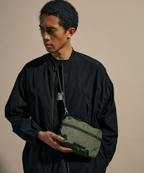 NUMERALS（ヌメラルズ）の「[NUMERALS]TWO POCKETS SHOULDER BAG（ショルダーバッグ・メンズ・カーキ/ブラック・FREE）」の9枚目の写真