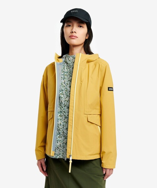 AIGLE(エーグル)の「GORE-TEX ゴアテックス 防風 防水 透湿 3レイヤー フーディジャケット(マウンテンパーカー・レディース・セージグリーン/ブラック/イエロー・36/38/40)」の20枚目の写真