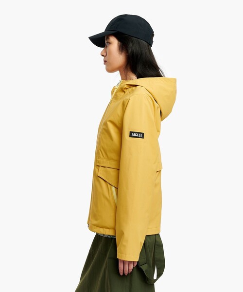 AIGLE(エーグル)の「GORE-TEX ゴアテックス 防風 防水 透湿 3レイヤー フーディジャケット(マウンテンパーカー・レディース・セージグリーン/ブラック/イエロー・36/38/40)」の19枚目の写真