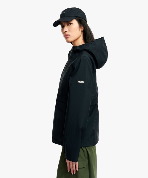 AIGLE(エーグル)の「GORE-TEX ゴアテックス 防風 防水 透湿 3レイヤー フーディジャケット(マウンテンパーカー・レディース・セージグリーン/ブラック/イエロー・36/38/40)」の14枚目の写真