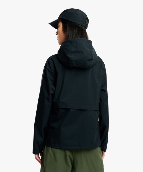 AIGLE(エーグル)の「GORE-TEX ゴアテックス 防風 防水 透湿 3レイヤー フーディジャケット(マウンテンパーカー・レディース・セージグリーン/ブラック/イエロー・36/38/40)」の13枚目の写真