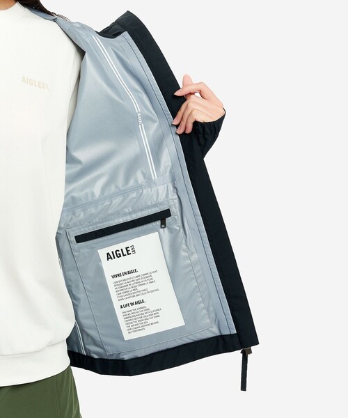 AIGLE(エーグル)の「GORE-TEX ゴアテックス 防風 防水 透湿 3レイヤー フーディジャケット(マウンテンパーカー・レディース・セージグリーン/ブラック/イエロー・36/38/40)」の12枚目の写真