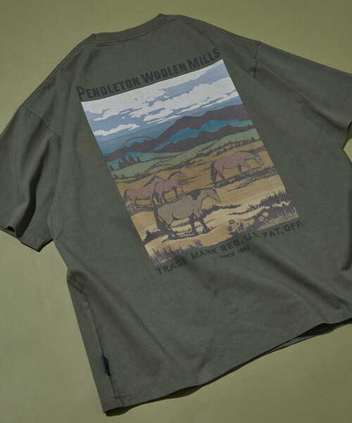 PENDLETON（ペンドルトン）の「PENDLETON/ペンドルトン 別注 ヴィンテージブランケット デザイン バックプリントTシャツ（Tシャツ/カットソー・メンズ・ブラック/オフホワイト/オリーブ・MEDIUM/LARGE）」の3枚目の写真