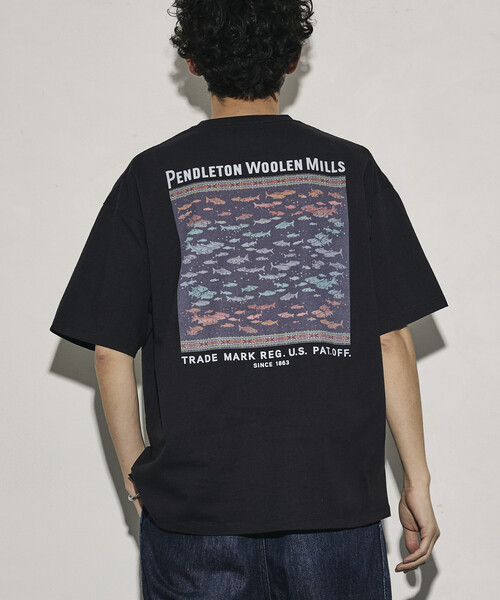 PENDLETON（ペンドルトン）の「PENDLETON/ペンドルトン 別注 ヴィンテージブランケット デザイン バックプリントTシャツ（Tシャツ/カットソー・メンズ・ブラック/オフホワイト/オリーブ・MEDIUM/LARGE）」の5枚目の写真