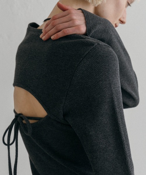 CREDONA(クレドナ)の「BACK OPEN THERMAL TOP/バックオープンサーマルトップ(Tシャツ/カットソー・レディース・アイボリー/グレー・FREE)」の9枚目の写真