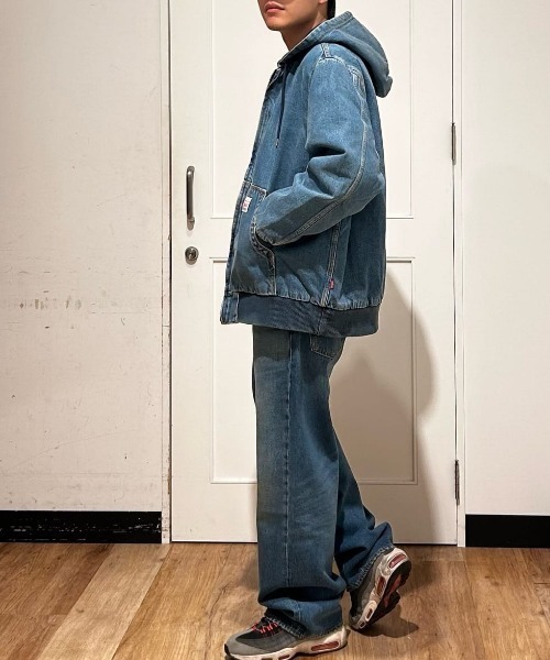 Levi's（リーバイス）の「【Levi's】501 ルーズ デニムパンツ (ライトブルー / ヴィンテージ加工 / 着回し力)（デニムパンツ・メンズ・ダークインディゴブルー・32inch/28inch/29inch/30inch/31inch/34inch/36inch）」の17枚目の写真