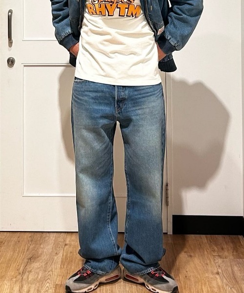 Levi's（リーバイス）の「【Levi's】501 ルーズ デニムパンツ (ライトブルー / ヴィンテージ加工 / 着回し力)（デニムパンツ・メンズ・ダークインディゴブルー・32inch/28inch/29inch/30inch/31inch/34inch/36inch）」の14枚目の写真