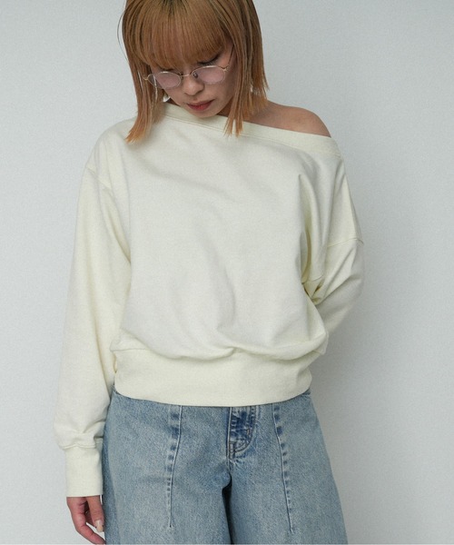 OFROOM(オフルーム)の「Off-Shoulder Sweat Top|オフショルスウェットトップス(Tシャツ/カットソー・レディース・グレー/アイボリー/チャコールグレー・FREE)」の21枚目の写真