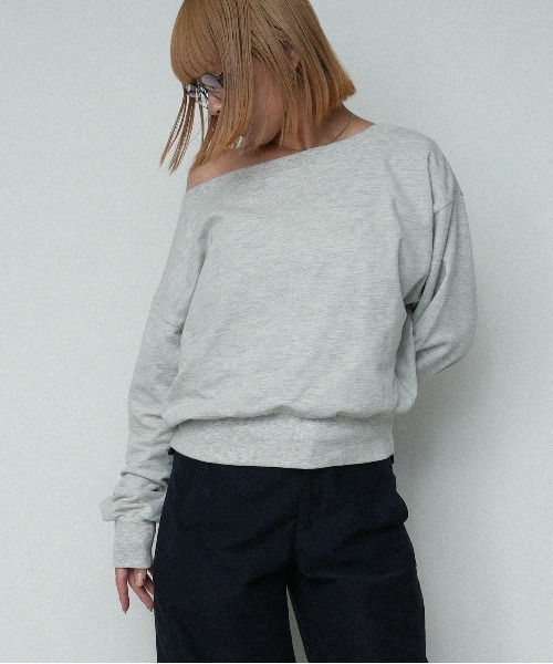 OFROOM(オフルーム)の「Off-Shoulder Sweat Top|オフショルスウェットトップス(Tシャツ/カットソー・レディース・グレー/アイボリー/チャコールグレー・FREE)」の11枚目の写真