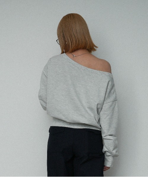 OFROOM(オフルーム)の「Off-Shoulder Sweat Top|オフショルスウェットトップス(Tシャツ/カットソー・レディース・グレー/アイボリー/チャコールグレー・FREE)」の15枚目の写真
